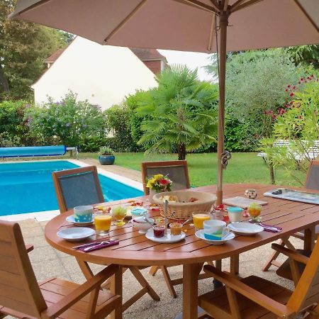 Les Hibiscus Bed & Breakfast Maisons-Laffitte Exterior photo